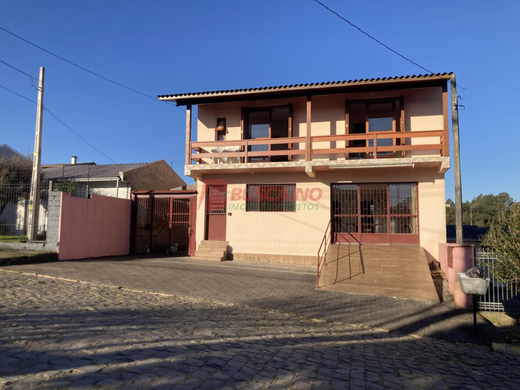 Casa 4 dormitórios e Sala Comercial